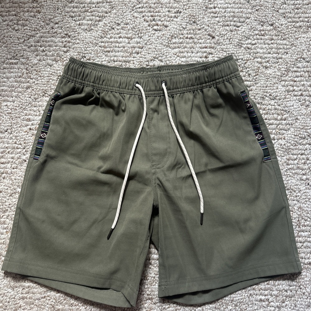 Wowie Shorts Mens Small Army Green Mid Rise Linerless Stretch Quick Dry